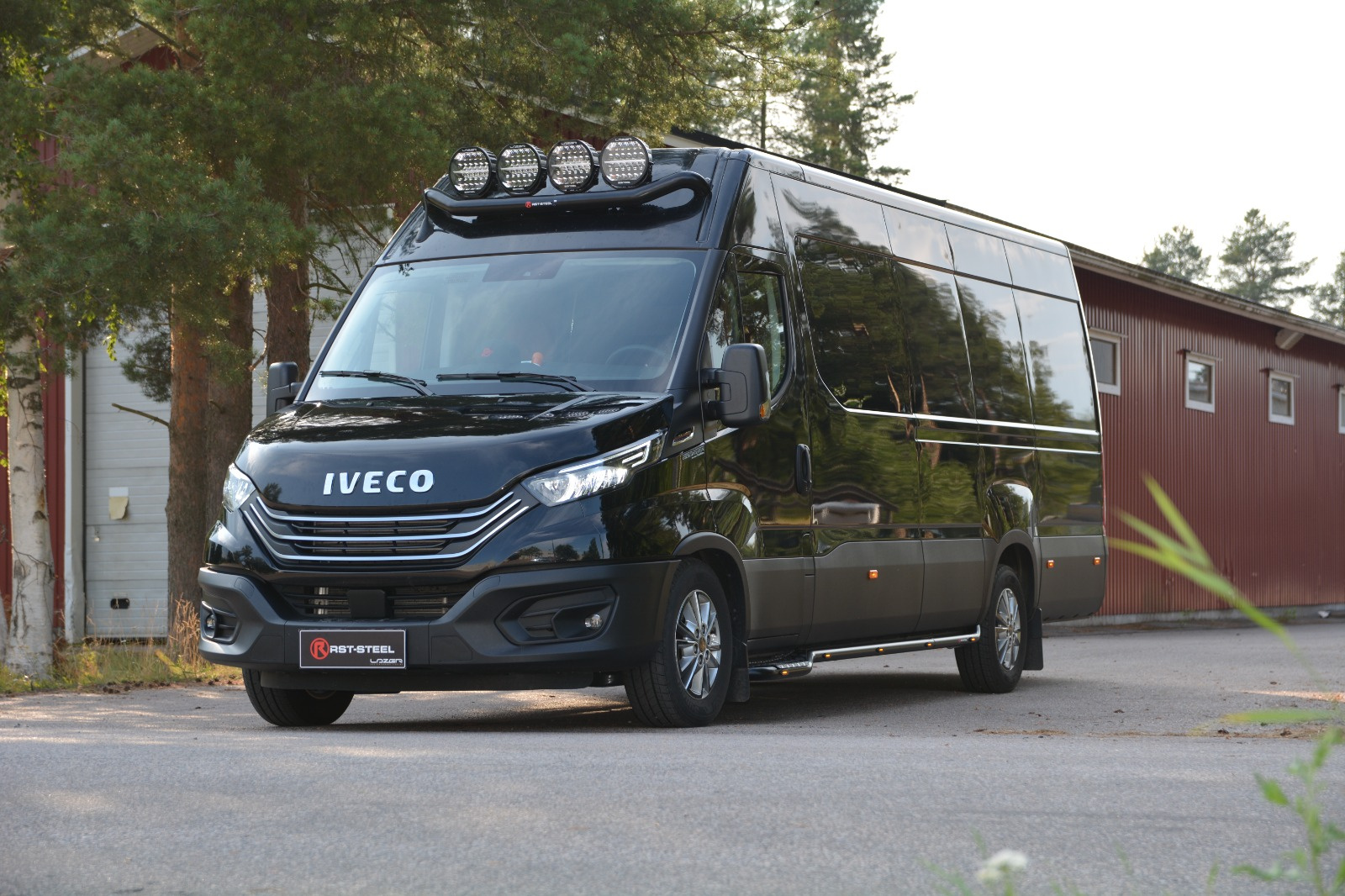 Kylkiputket astimilla Iveco Daily 2019- (LWB) (Ei paripyörät)