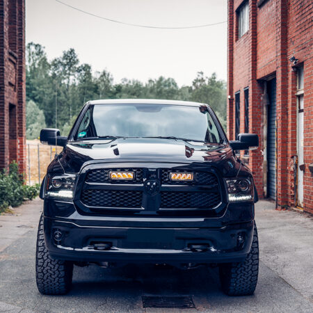 Lazer Grille Kit Dodge RAM 1500, 2013-2018, Triple-R 750 lisävaloilla