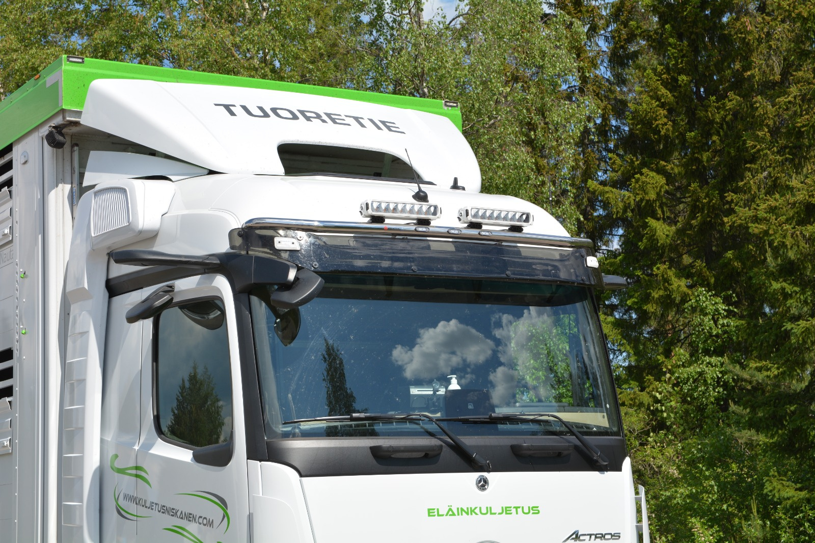 Lippavaloteline Mercedes-Benz Actros 2.3m