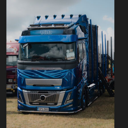 Lisävaloteline Katolle Volvo FH4 (Globetrotter)
