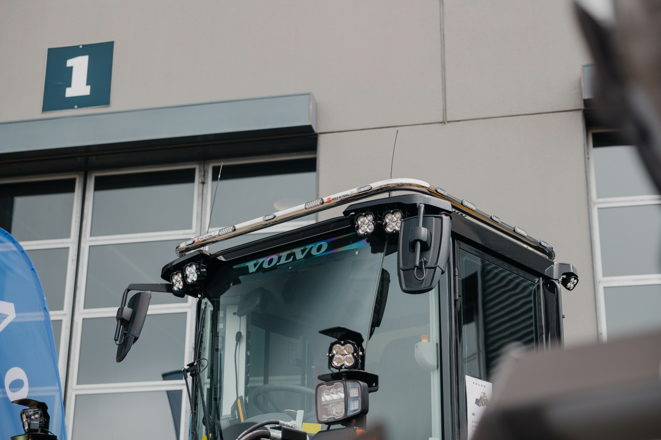 Valoteline katolle Volvo L60-350H pyöräkoneisiin