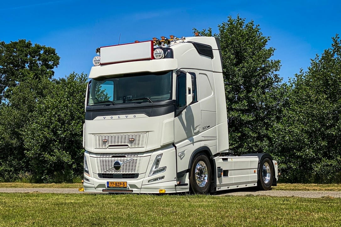 Volvo FH Aero Maski