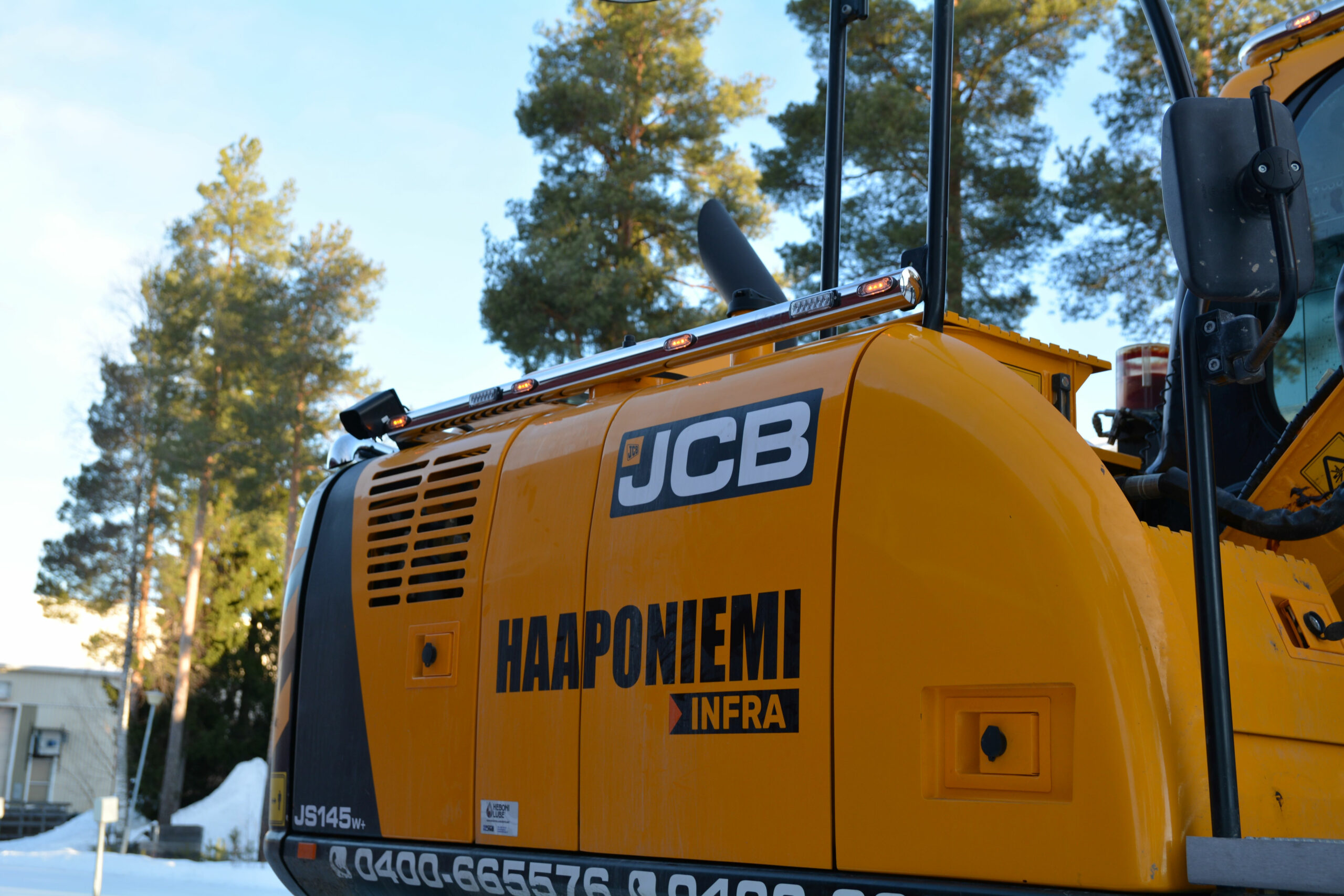 Valoteline sivuun/peräpuntin päälle JCB JS145W+ - Image 2