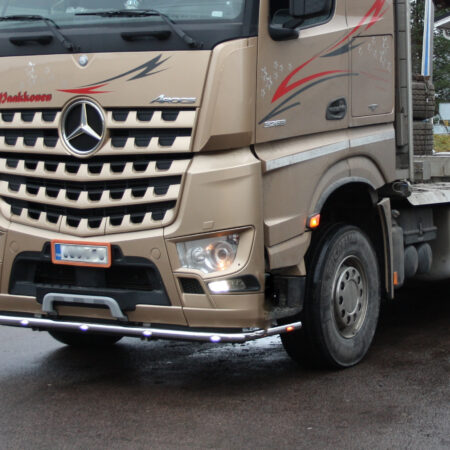 Etuhelmaputki MB Arocs 2.3m / 2.5m maantiemallin etupuskuri