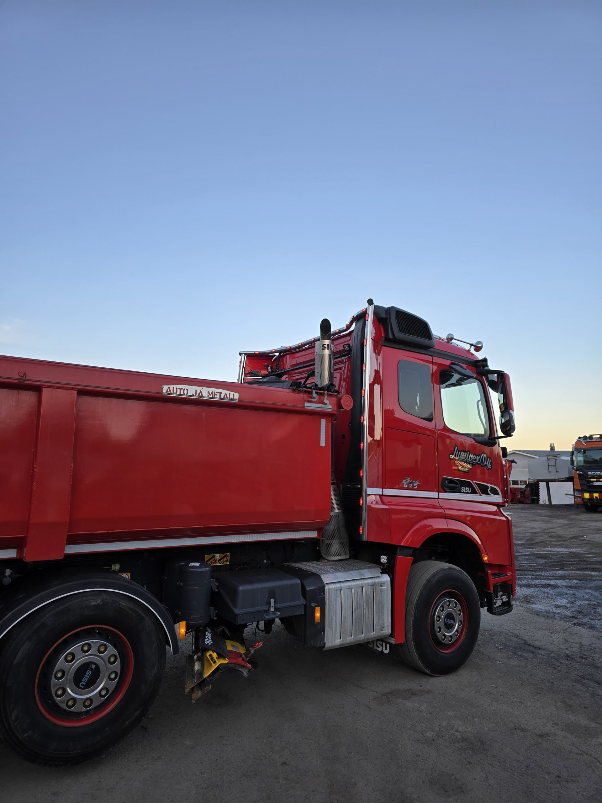 Koristeputket sivutuuliohjaimiin Sisu Polar 2,3 ClassicSpace - Image 3