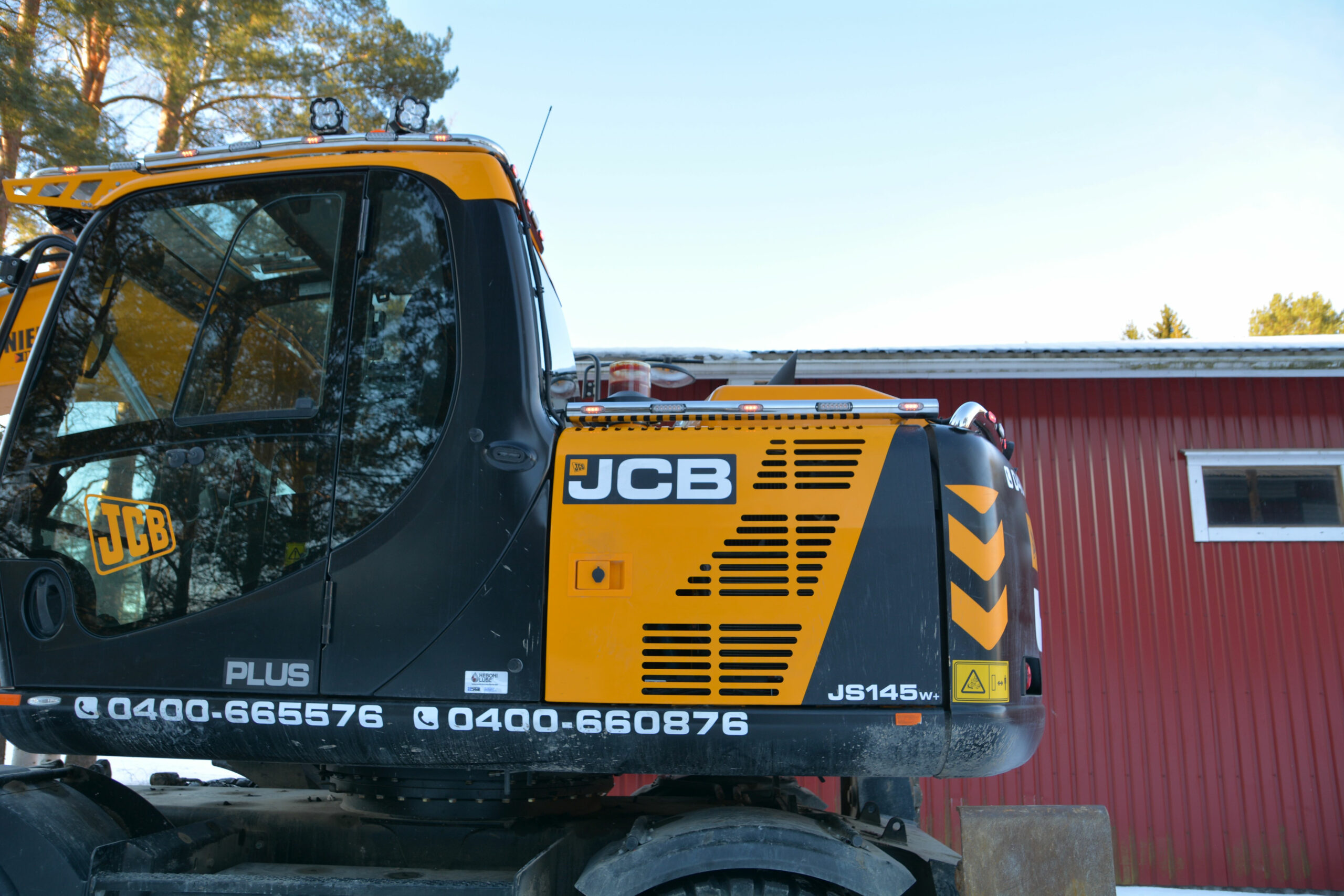 Valoteline sivuun/peräpuntin päälle JCB JS145W+