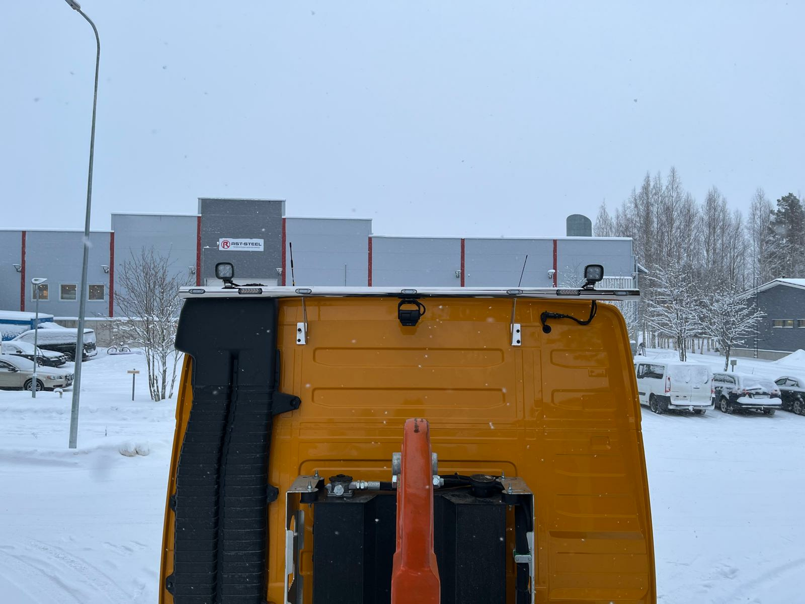 Työvaloteline takaseinään Volvo FH4 - Image 2