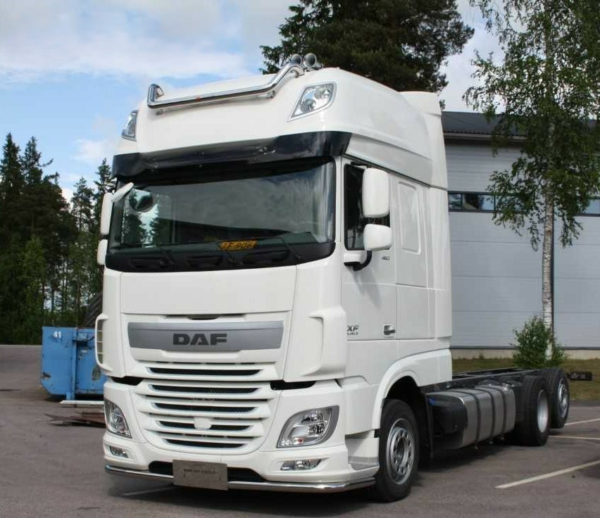 Etuhelmaputki 2-osainen DAF XF 106