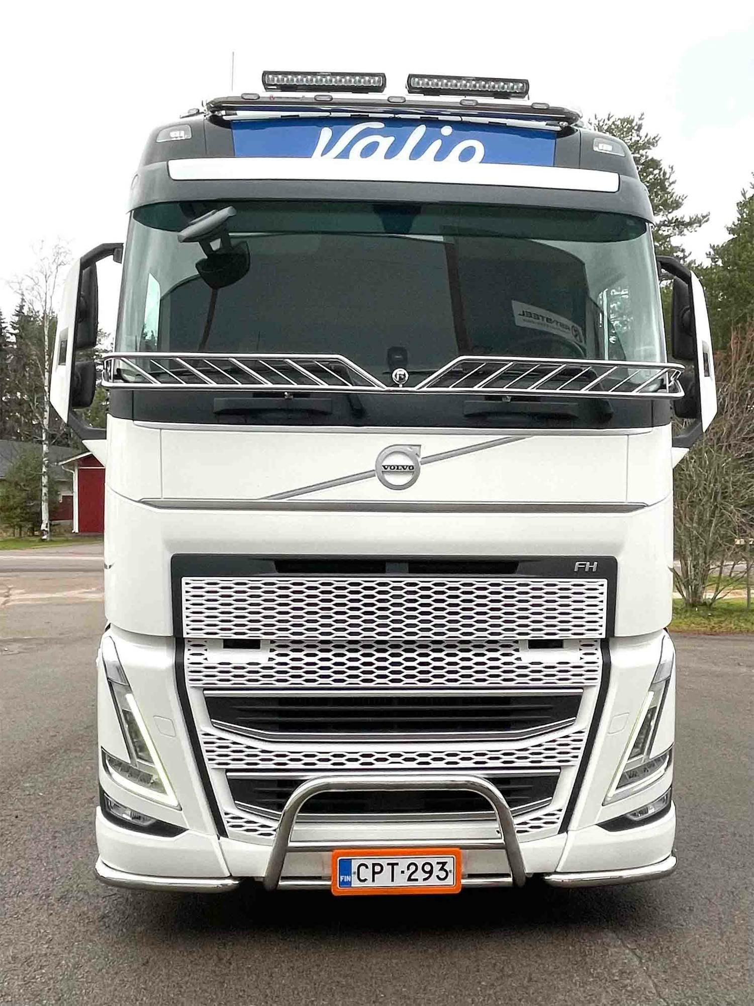 3-osainen Etuhelmaputki A-kaarella Volvo FH4