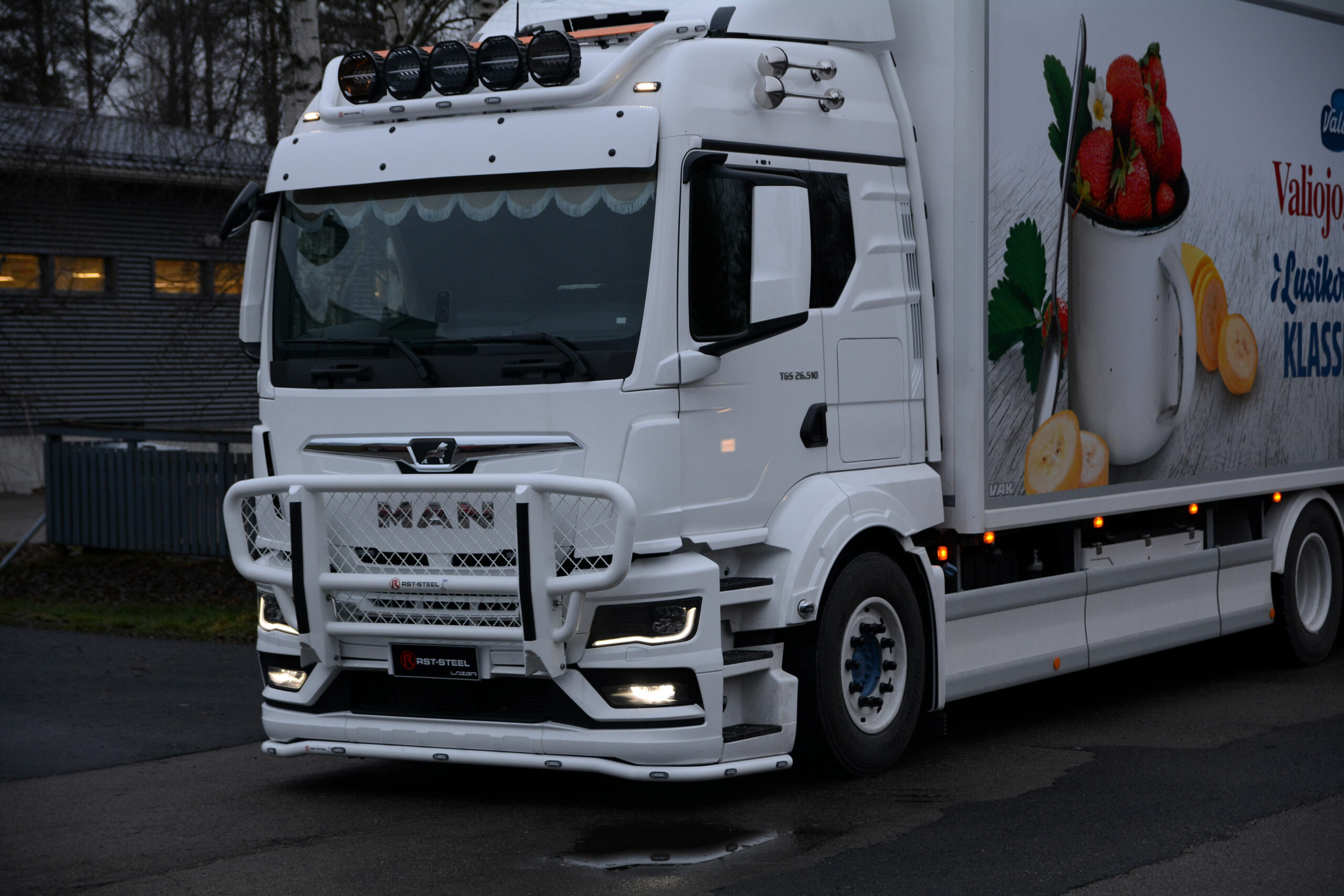 Etuhelmaputki MAN TGS 2022-