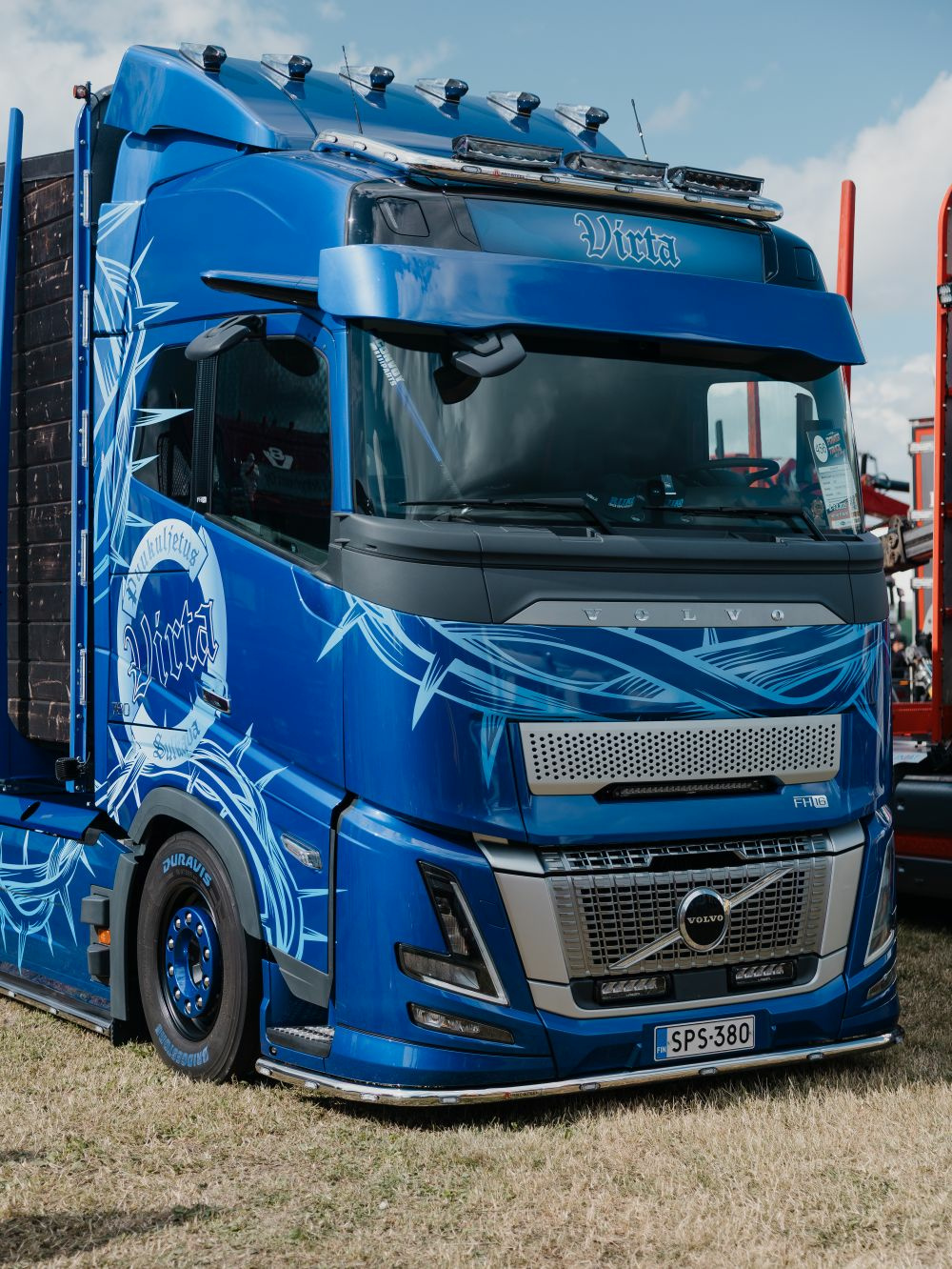 Roof Bar Basic Medium V44 Volvo FH4- Globe - Image 3