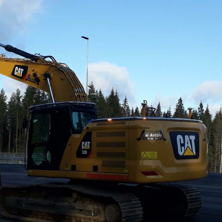 Kuvassa Rear Bar Caterpillar NextGen 330