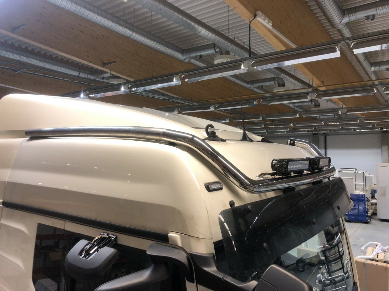 Roof Bar With Side Extensions MAN TGX GM-cab 2021- - Image 2