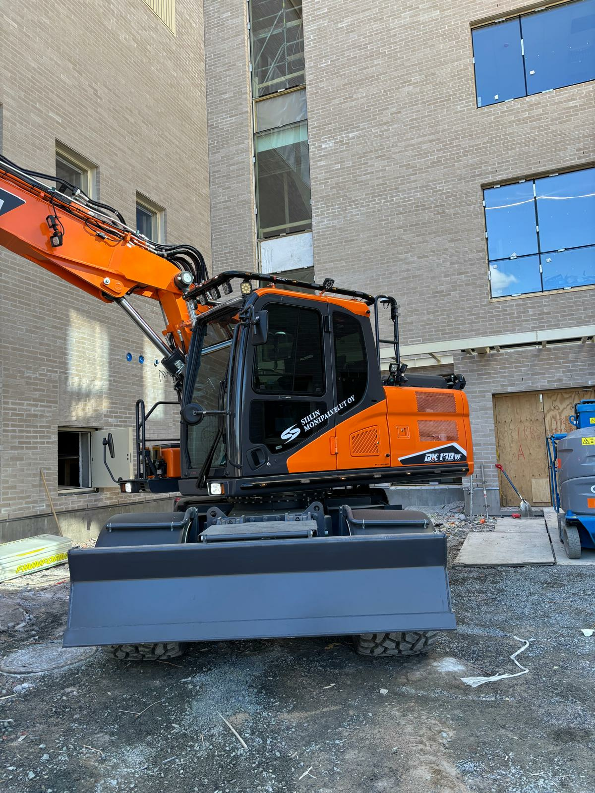 Roof Bar Doosan (Long Cab) - Image 2