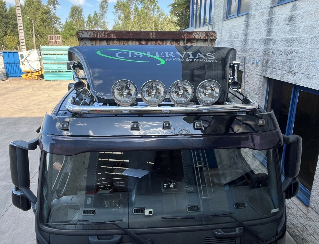 Roof Bar Basic V30 Volvo FH3/FM4/FMX (Normal) - Image 3