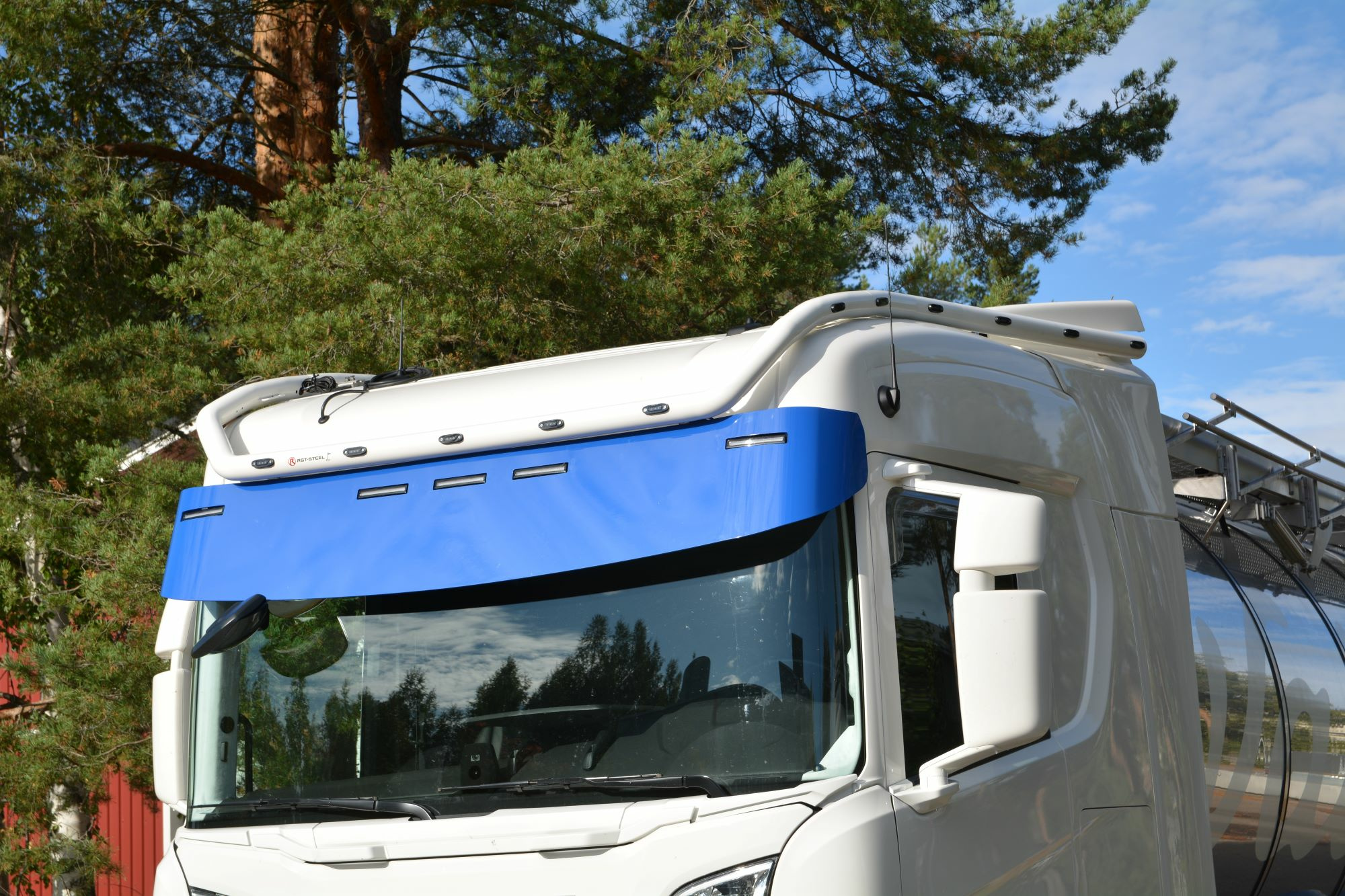 Roof Bar Basic Long V42 Scania NextGen - Normal - Image 3