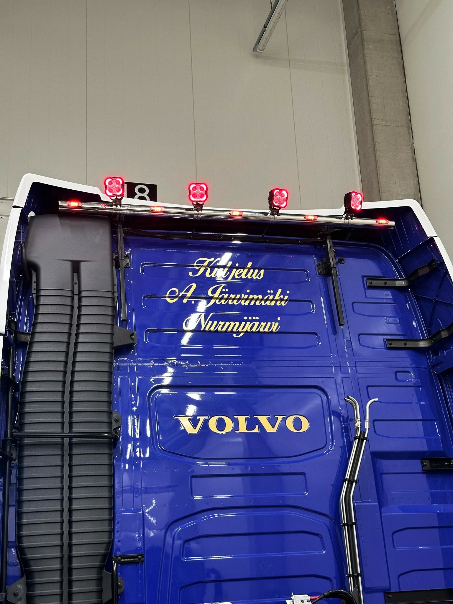 Work Light Bar for frame of air deflector Volvo FH 4 - Image 2