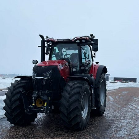 Kuvassa Roof bar for Case IH Puma 150-240