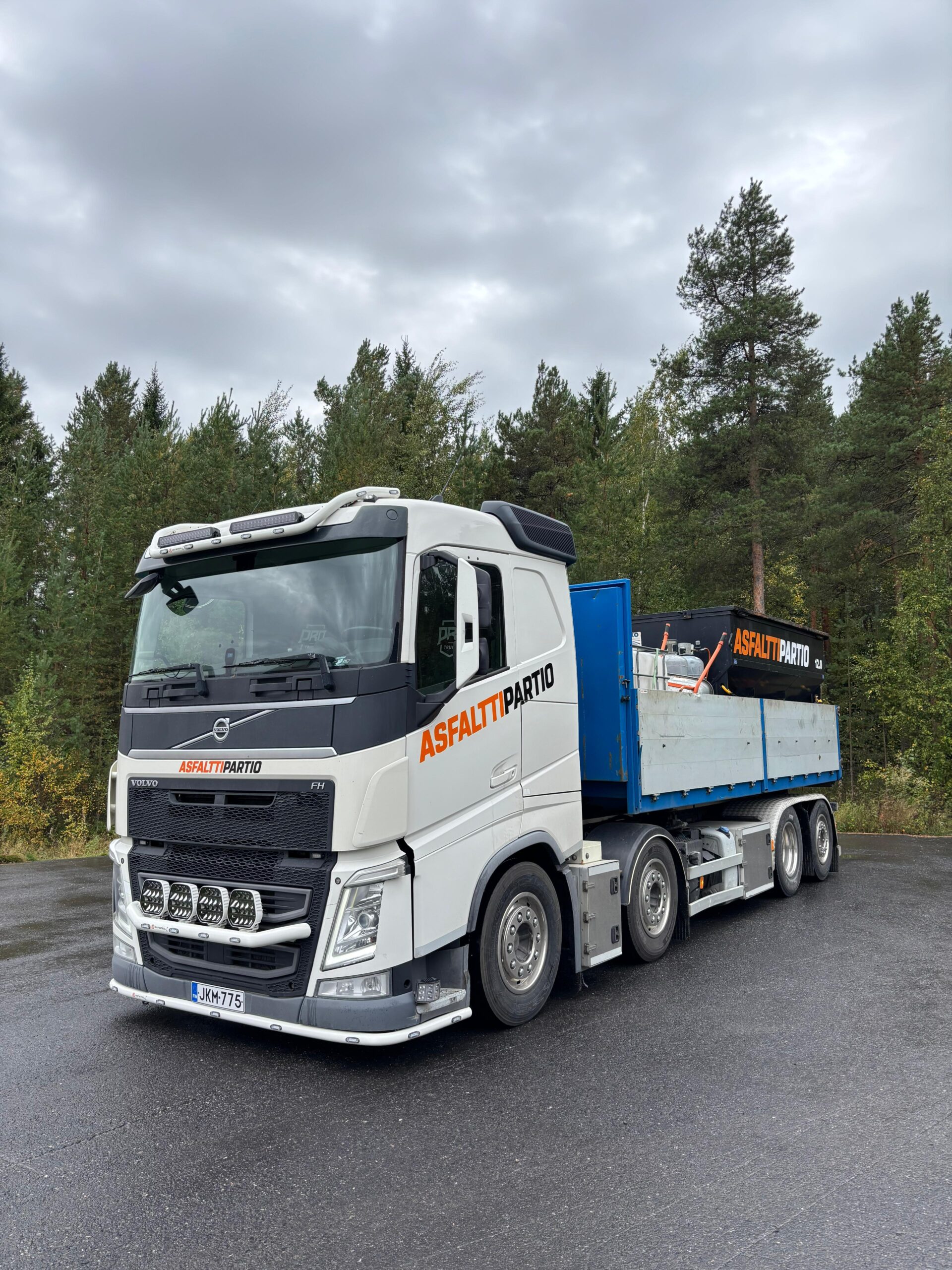 Front spoiler bar Proline V02 Volvo FH4-/FM 2021-