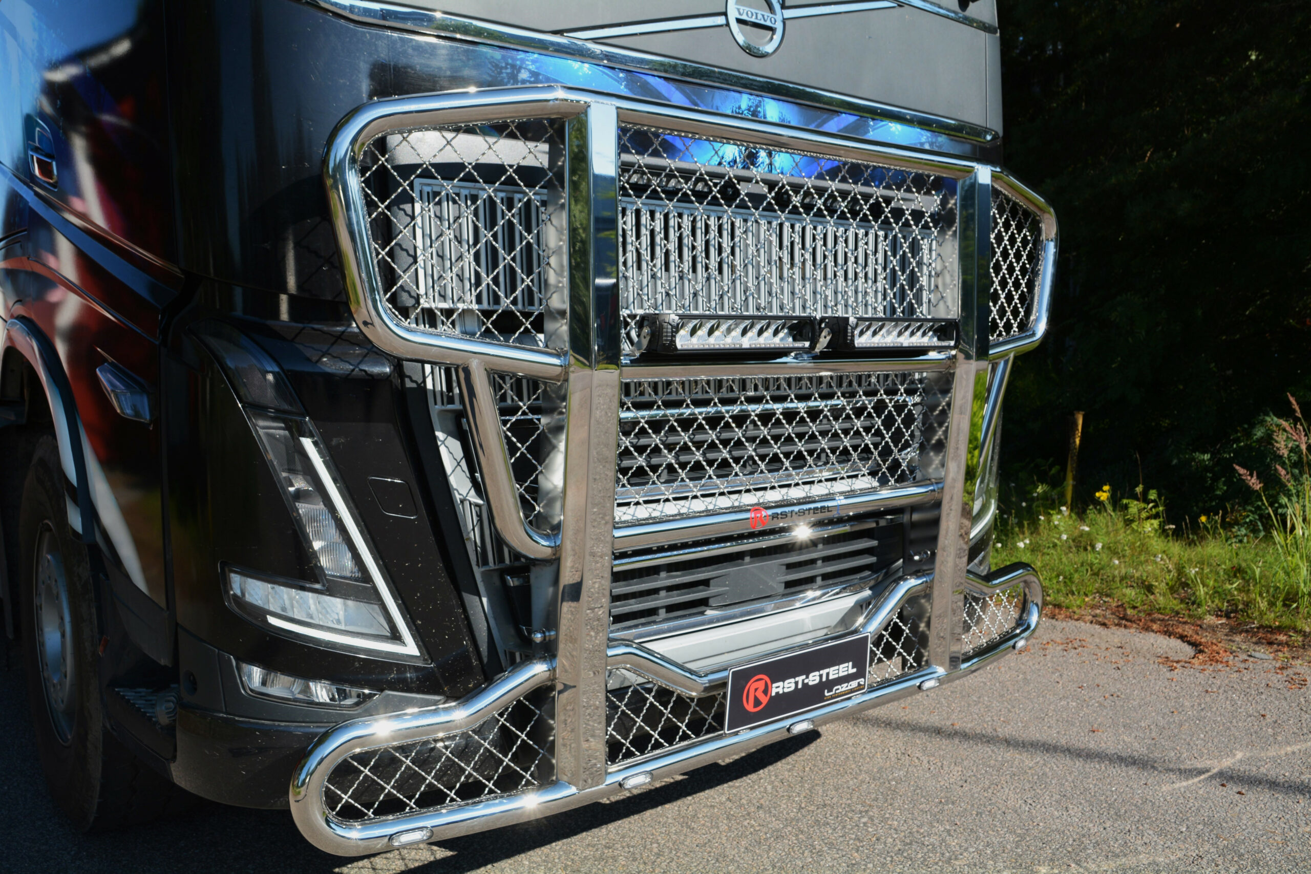 Bull Bar Freeway V49 Volvo FH4- (LegalPro) - Image 4