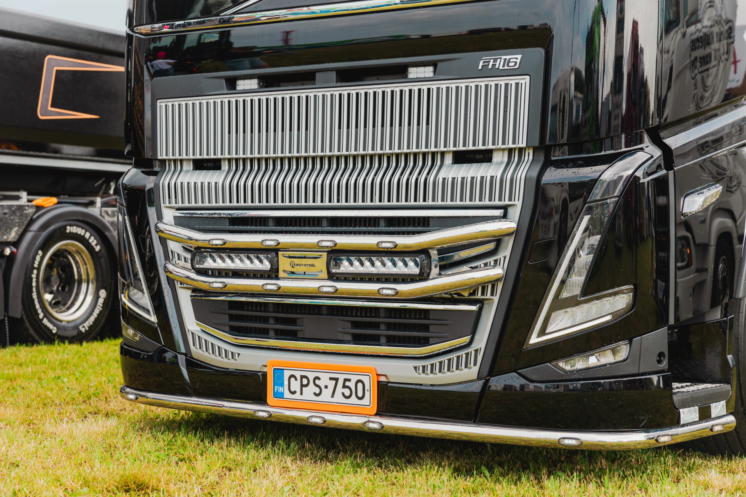 Front Bar Volvo FH/FM4 - Image 2