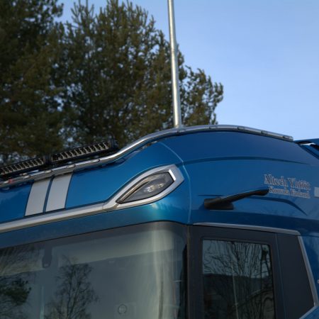 Kuvassa Roof Bar with side extensions DAF XG+