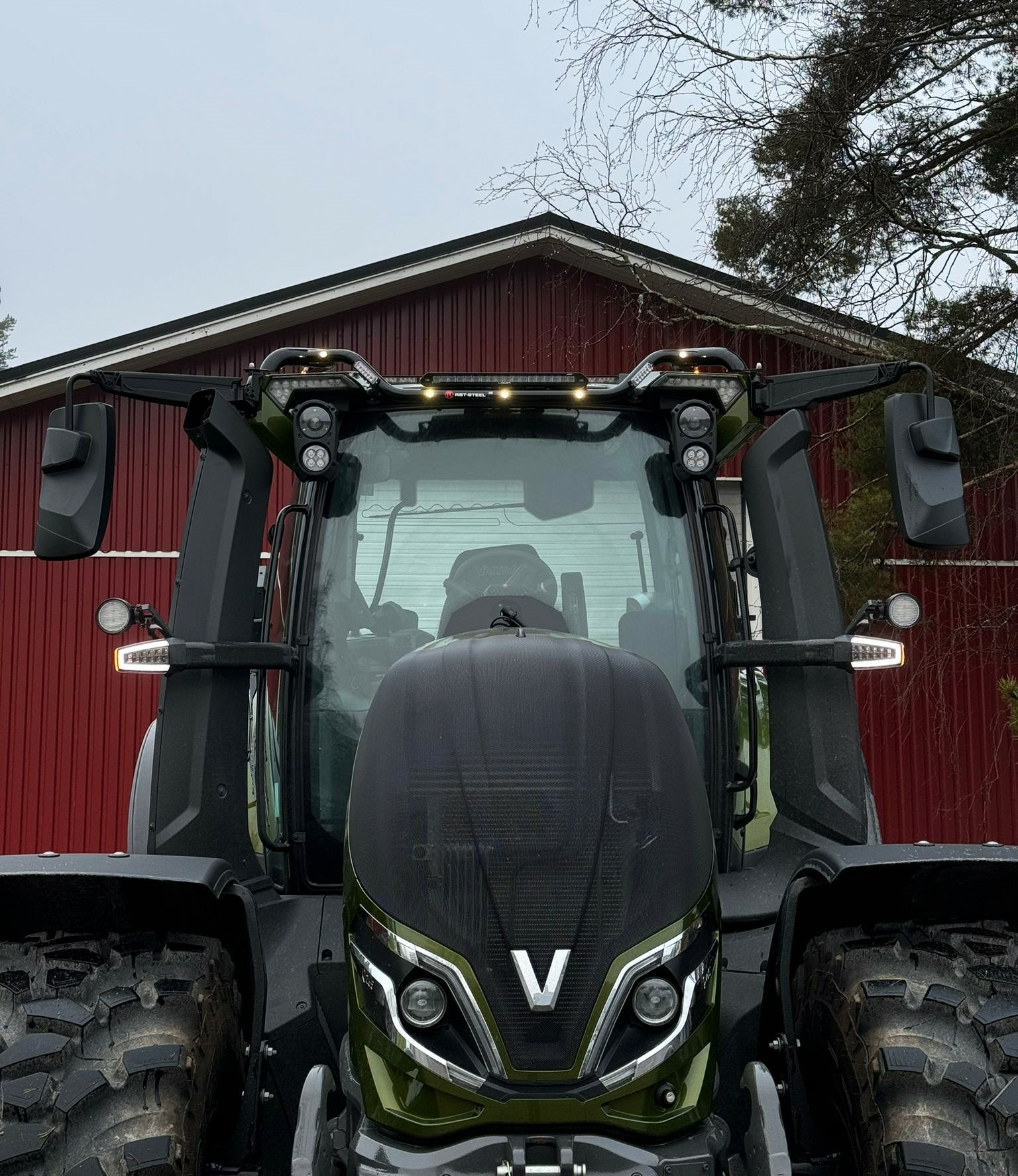 Roof bar Valtra S-/Q-series 2022- - Image 3